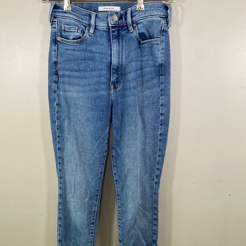 PacSun Super High-Rise Jegging in Light Wash